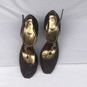 Dolce & Gabbana multicolor heels w/ green emeralds